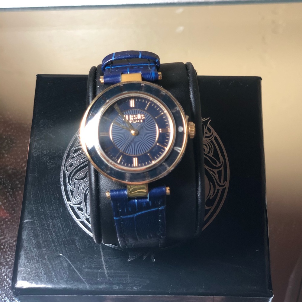 Versace Watch - Picture 2 of 4